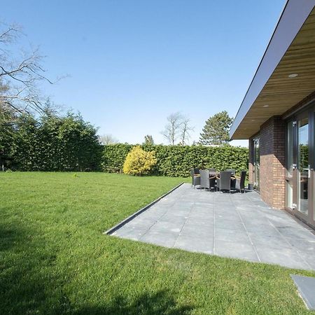 Villa Charming Bungalow With Garden Sint Maartensvlotbrug Exterior foto
