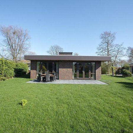 Villa Charming Bungalow With Garden Sint Maartensvlotbrug Exterior foto