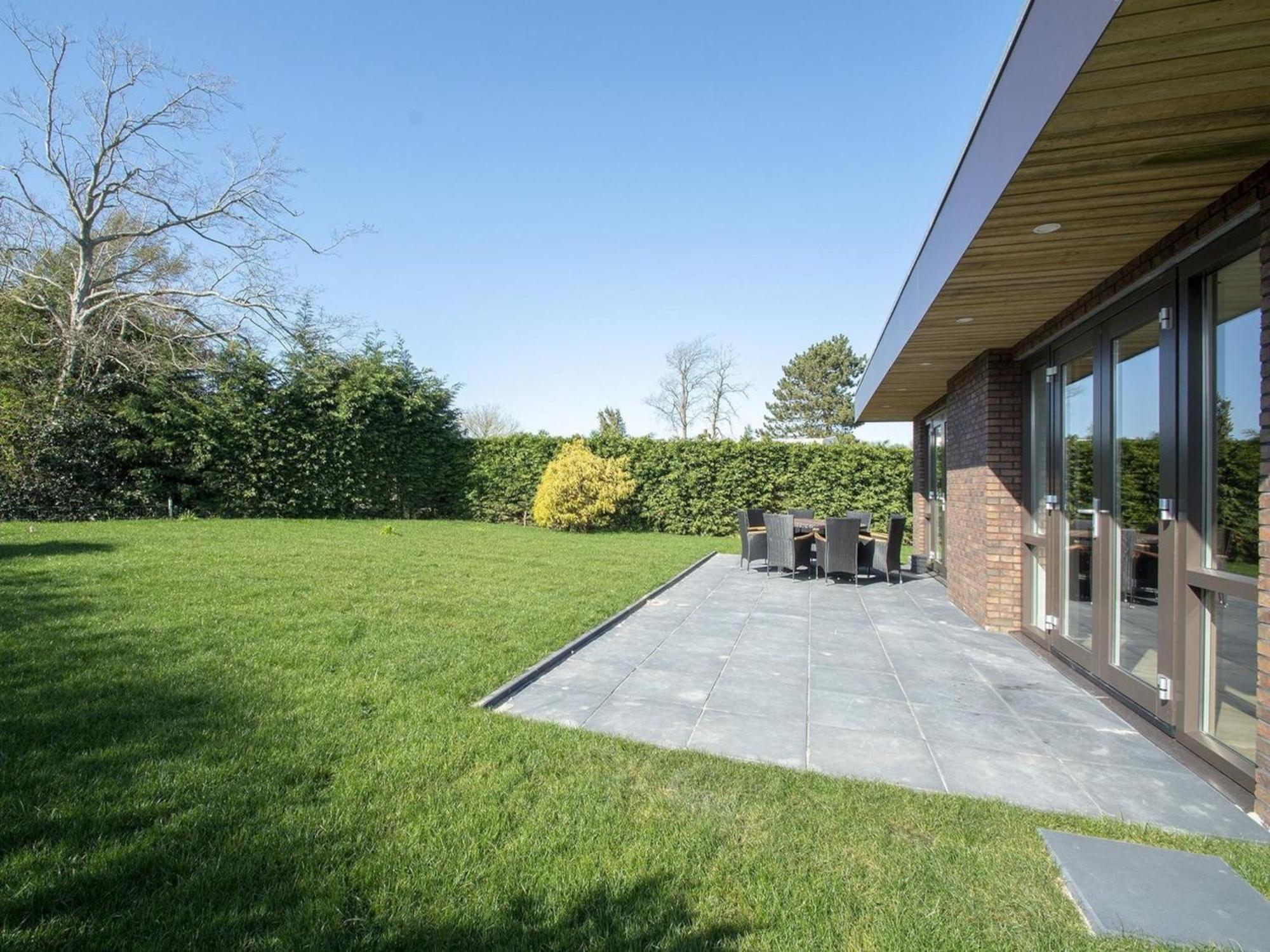 Villa Charming Bungalow With Garden Sint Maartensvlotbrug Exterior foto