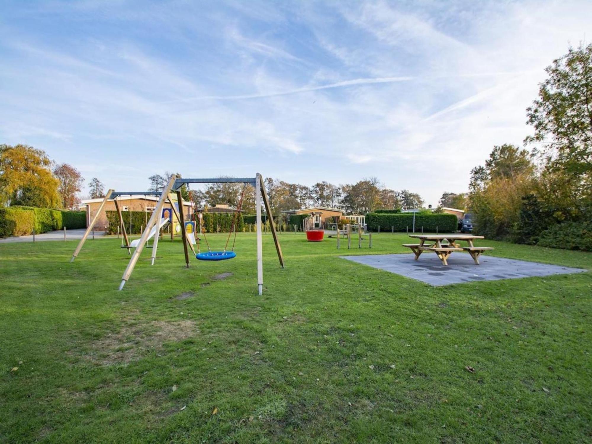 Villa Charming Bungalow With Garden Sint Maartensvlotbrug Exterior foto